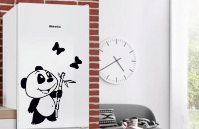 Наклейка на холодильник: "Панда и бабочки"