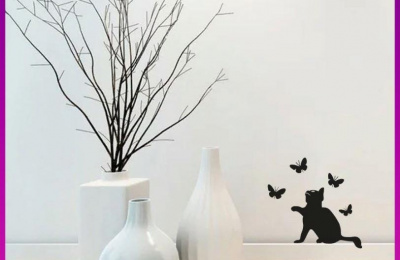 Наклейка на стену "Кот и бабочки" черный